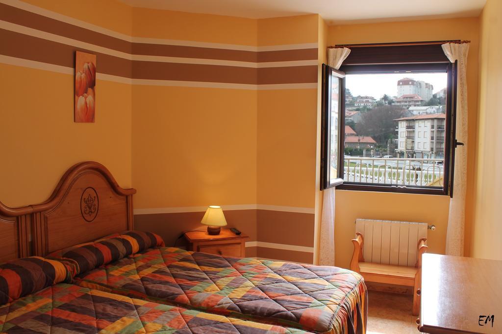 Pension Vega De Pas Comillas Exterior foto